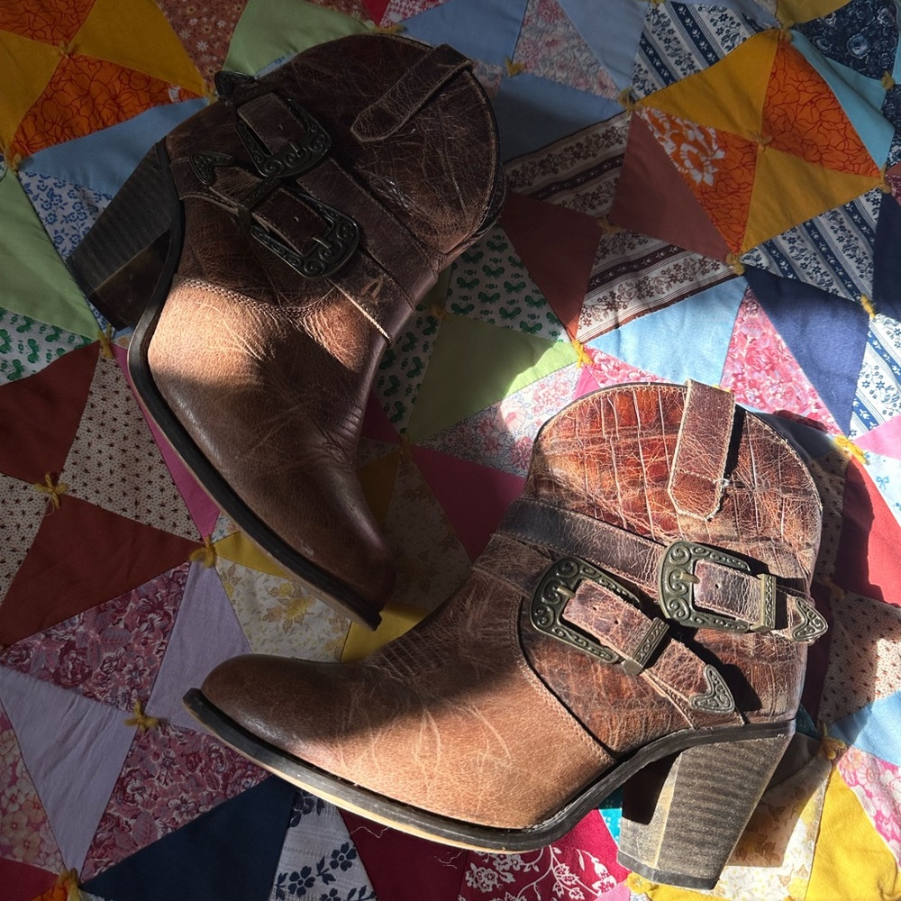 Dingo heeled booties